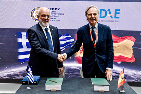 Firma de MoU con la Asociación Helénica de Fabricantes de Material de Defensa